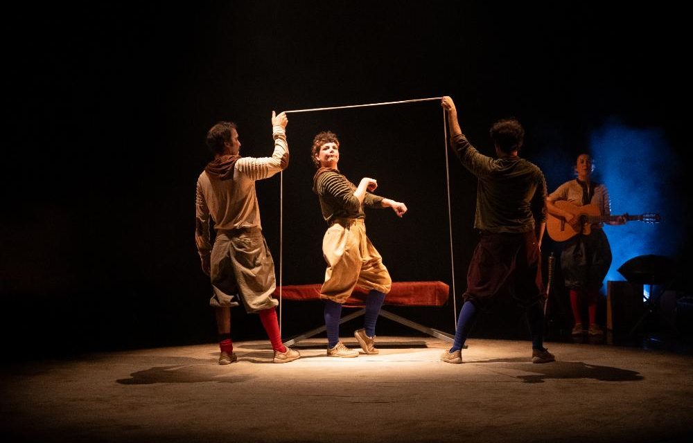 TARAMBANA EN FAMILIA