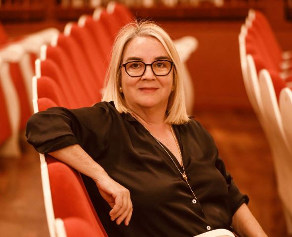 CLARA PÉREZ, DIRECTORA DE «CLÁSICOS EN ALCALÁ»