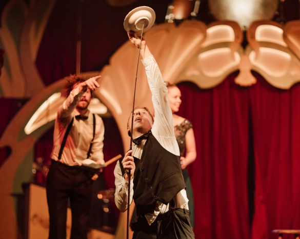 Circus Ronaldo: «Swing»